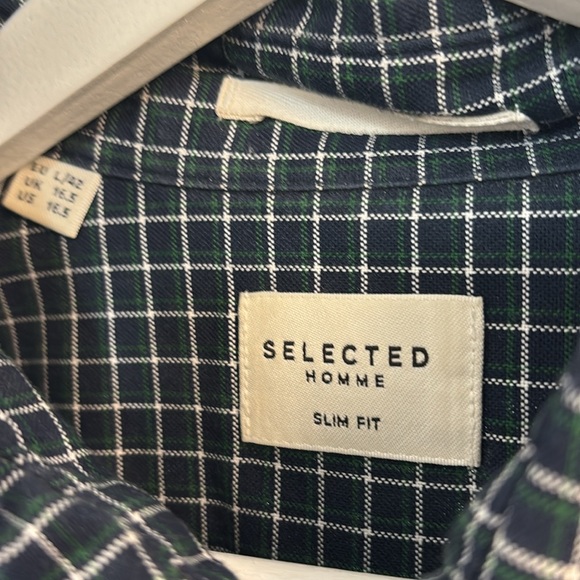 Like new - selected home large slim fit button down shirt. 100% cotton. - Picture 2 of 3